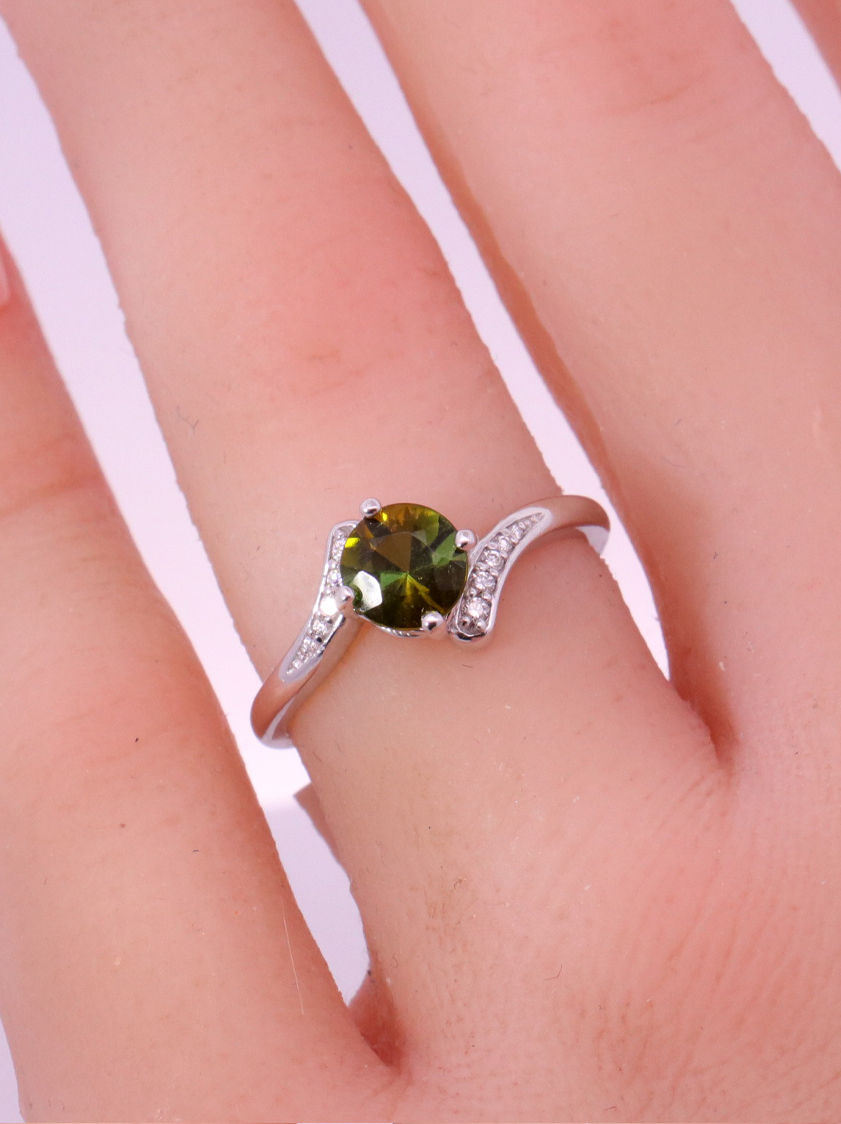 14K White Gold Diamond Ring – SW14025