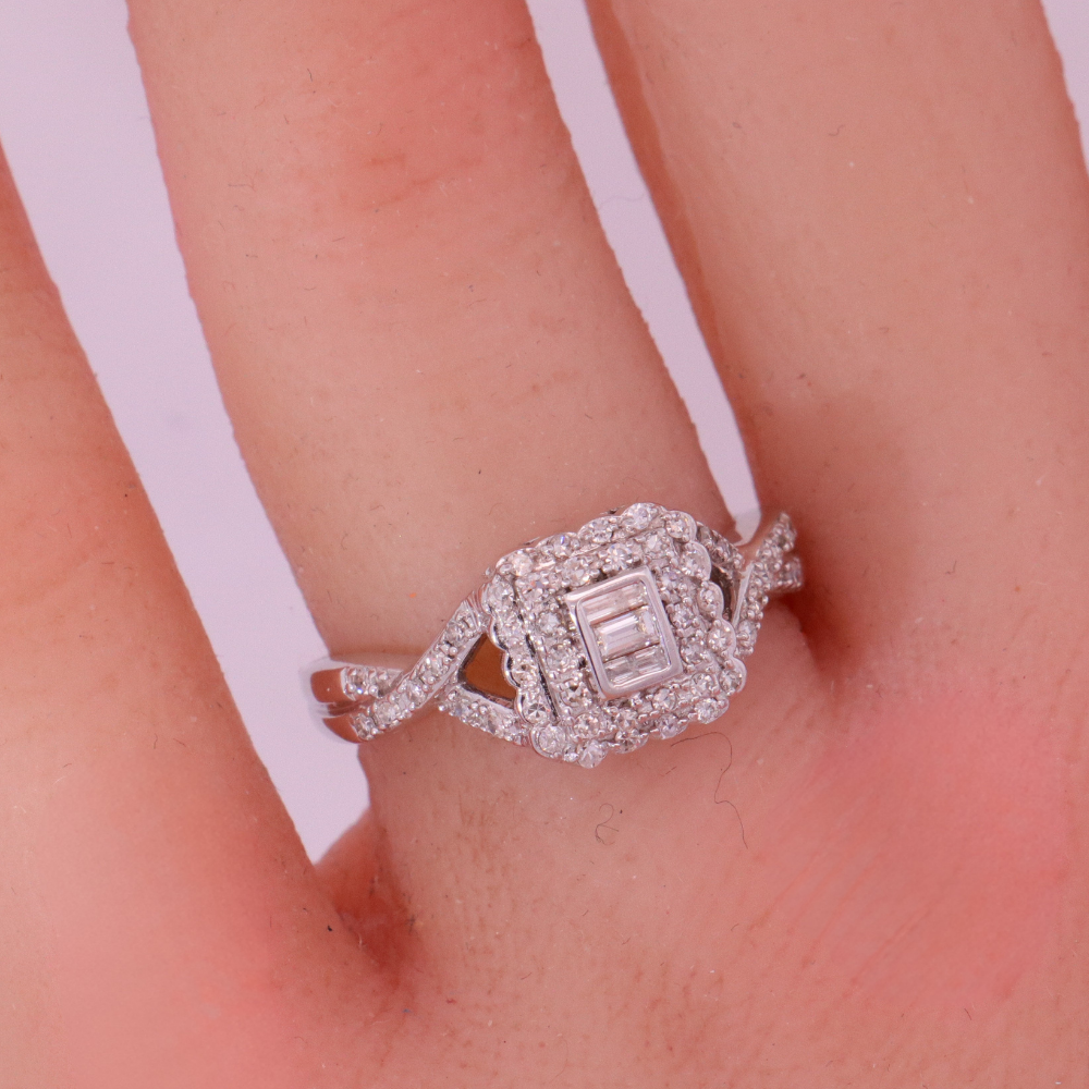 14k White Gold Diamond Ring – SW22960