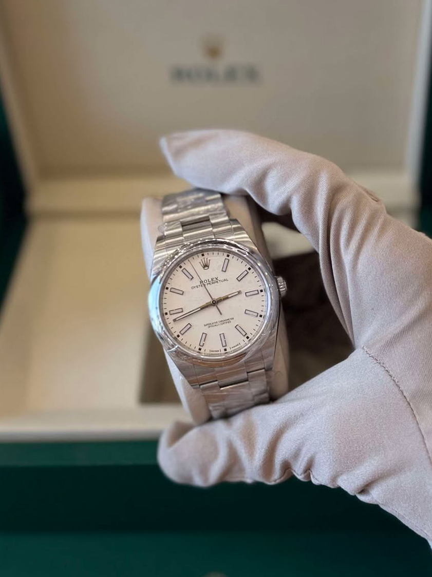 Rolex Oyster 41mm Watch – SW23673