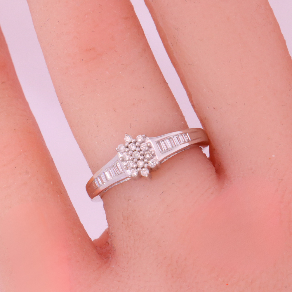 18K White Gold Diamond Ring – SW22955