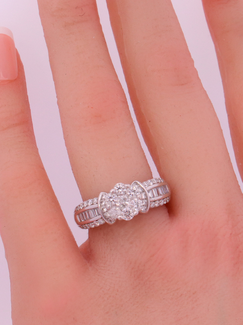 14K White Gold Diamond Ring – SW21707