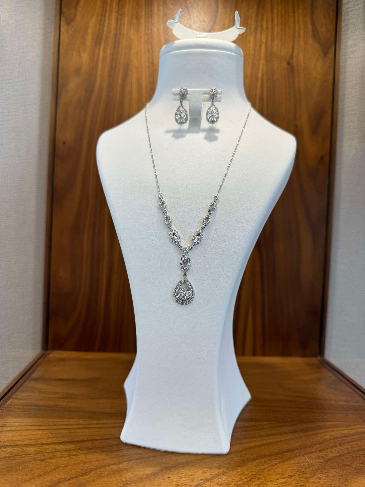 DIAMOND SET