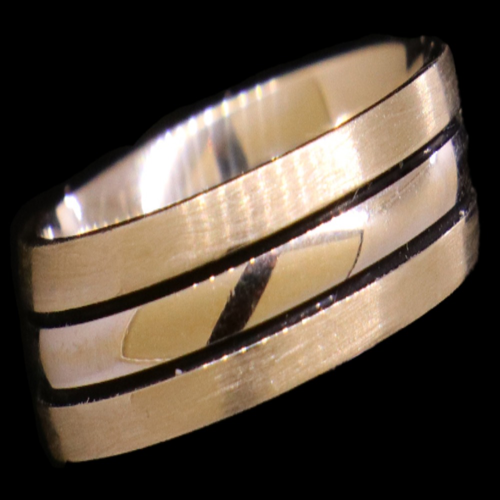 14K White Gold Band 7.5