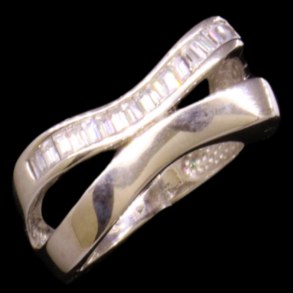 18K White Gold Ring