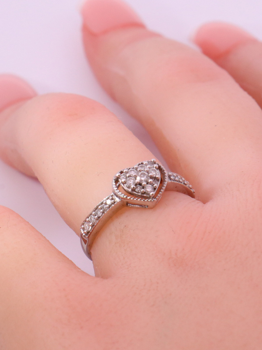 10K White Gold Diamond Ring – SW13942