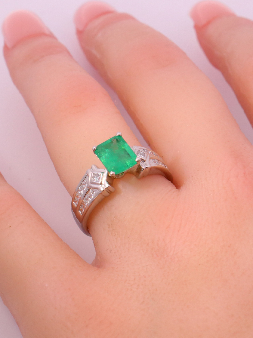 18K White Gold Diamond Ring – SW13947