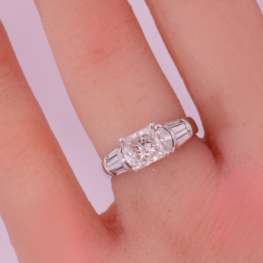14K White Gold Diamond Ring – SW22892